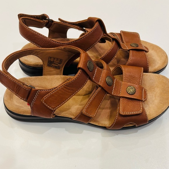 Clarks  Unstructured Tan Leather Sandals size 10 mint condition - Picture 4 of 9